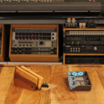 UAD-Volt_Wood-Tilt_2026f
