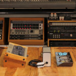 UAD-Volt_Wood-Tilt_PSU_2026f