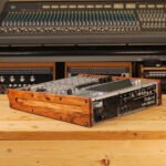 05_Roland_MV-8800_Wood-Panels