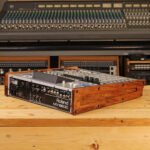 06_Roland_MV-8800_Wood-Panels